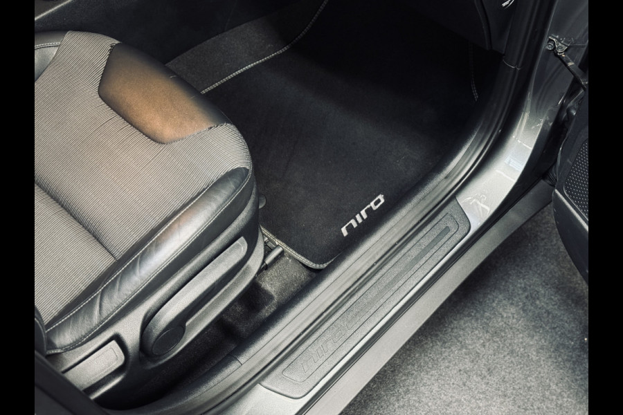 Kia Niro 1.6 GDi Hybrid DynamicLine | Trekhaak | Camera | Navi Kia Niro 1.6 GDi Hybrid DynamicLine | Trekhaak | Camera | Navi