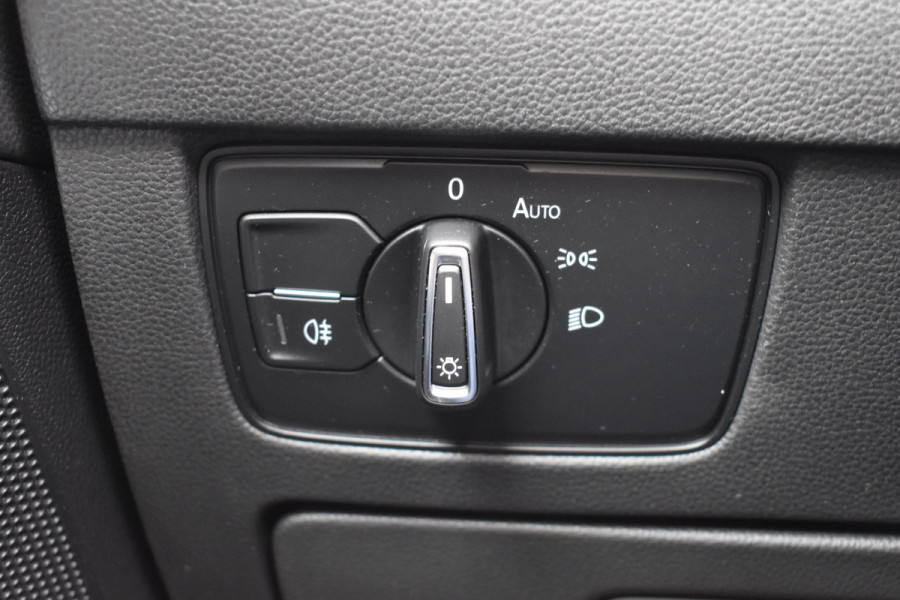 Volkswagen Passat Variant 1.4 TSI PHEV GTE Business Automaat / Pano schuifdak /  Trekhaak / Keyless / Navi / PDC + Camera