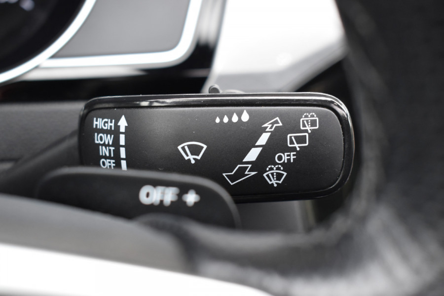 Volkswagen Passat Variant 1.4 TSI PHEV GTE Business Automaat / Pano schuifdak /  Trekhaak / Keyless / Navi / PDC + Camera