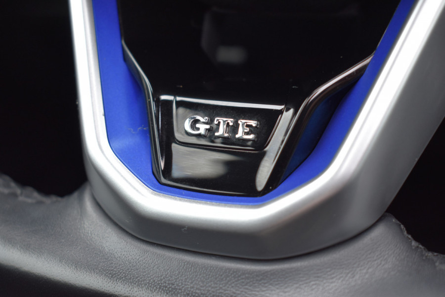 Volkswagen Passat Variant 1.4 TSI PHEV GTE Business Automaat / Pano schuifdak /  Trekhaak / Keyless / Navi / PDC + Camera