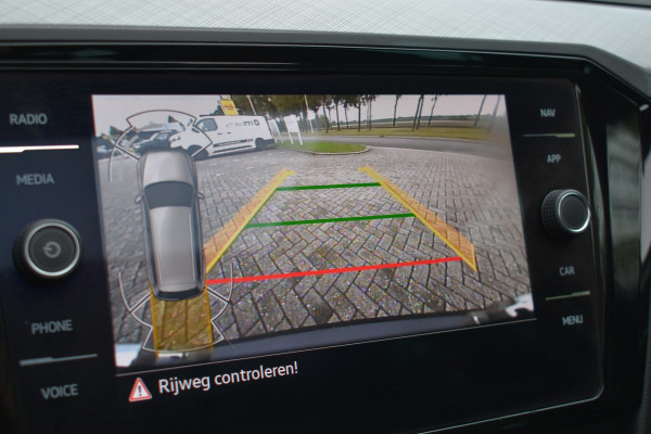 Volkswagen Passat Variant 1.4 TSI PHEV GTE Business Automaat / Pano schuifdak /  Trekhaak / Keyless / Navi / PDC + Camera