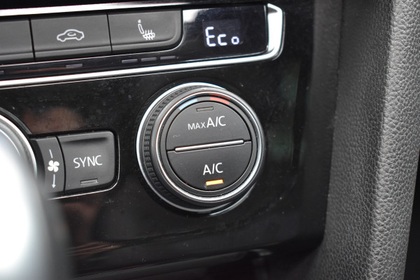 Volkswagen Passat Variant 1.4 TSI PHEV GTE Business Automaat / Pano schuifdak /  Trekhaak / Keyless / Navi / PDC + Camera