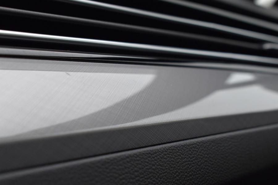 Volkswagen Passat Variant 1.4 TSI PHEV GTE Business Automaat / Pano schuifdak /  Trekhaak / Keyless / Navi / PDC + Camera