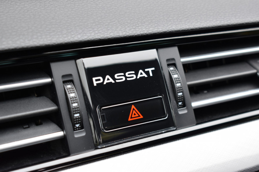 Volkswagen Passat Variant 1.4 TSI PHEV GTE Business Automaat / Pano schuifdak /  Trekhaak / Keyless / Navi / PDC + Camera