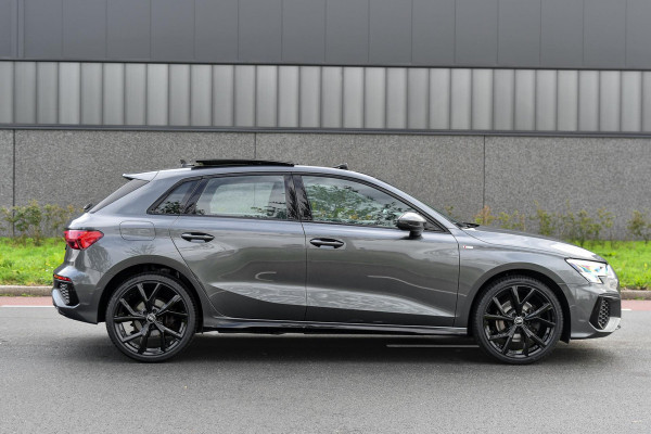 Audi A3 Sportback 40 TFSI e 3x S-Line. RS Zetels, Pano, ACC, Keyless, Camera, Matrix, 19'', CarPlay! Audi A3 Sportback 40 TFSI e 3x S-Line. RS Zetels, Pano, ACC, Keyless, Camera, Matrix, 19'', CarPlay!