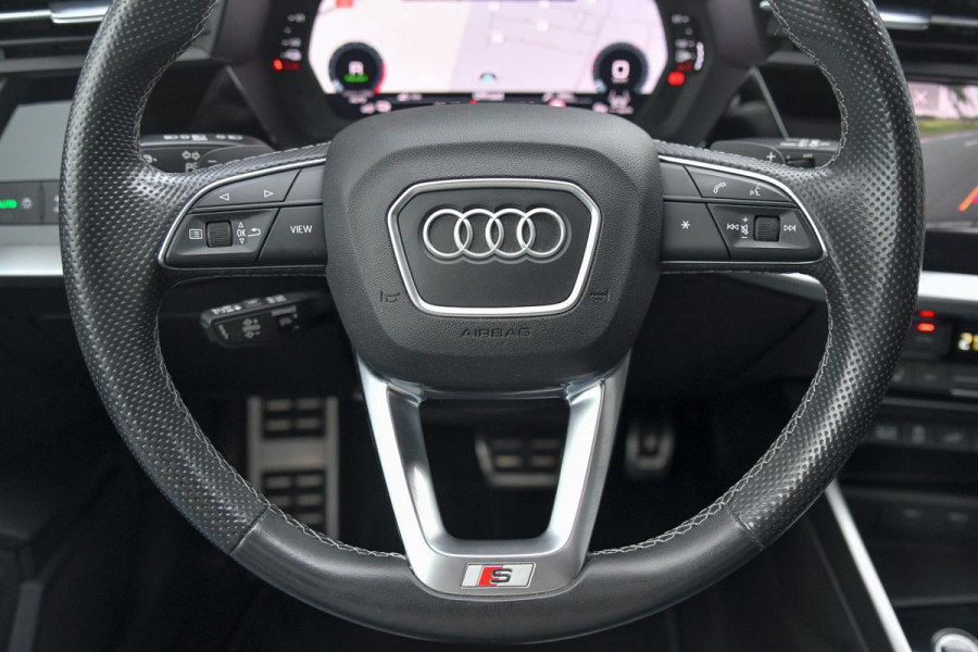 Audi A3 Sportback 40 TFSI e 3x S-Line. RS Zetels, Pano, ACC, Keyless, Camera, Matrix, 19'', CarPlay! Audi A3 Sportback 40 TFSI e 3x S-Line. RS Zetels, Pano, ACC, Keyless, Camera, Matrix, 19'', CarPlay!