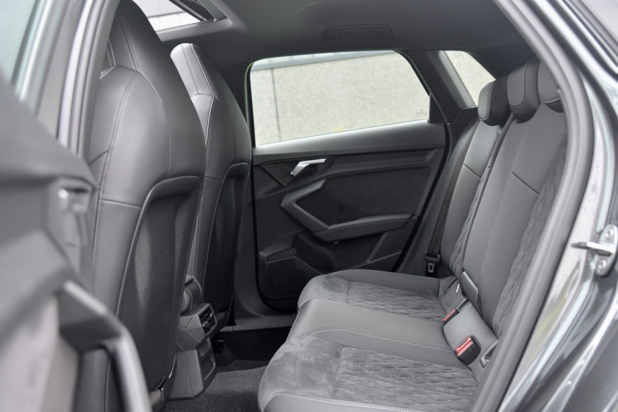 Audi A3 Sportback 40 TFSI e 3x S-Line. RS Zetels, Pano, ACC, Keyless, Camera, Matrix, 19'', CarPlay! Audi A3 Sportback 40 TFSI e 3x S-Line. RS Zetels, Pano, ACC, Keyless, Camera, Matrix, 19'', CarPlay!