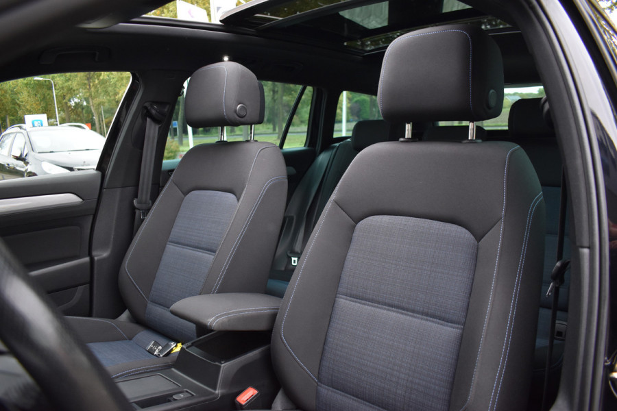 Volkswagen Passat Variant 1.4 TSI PHEV GTE Business Automaat / Pano schuifdak /  Trekhaak / Keyless / Navi / PDC + Camera