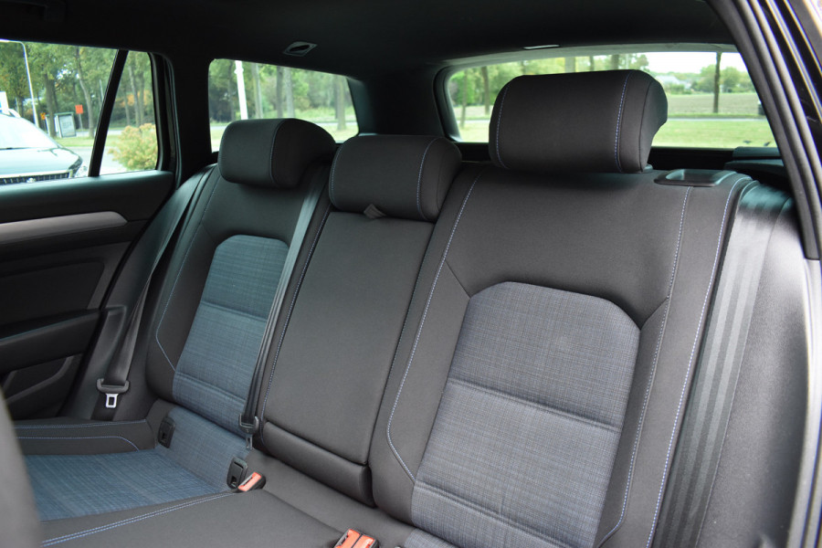 Volkswagen Passat Variant 1.4 TSI PHEV GTE Business Automaat / Pano schuifdak /  Trekhaak / Keyless / Navi / PDC + Camera