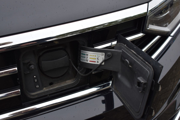 Volkswagen Passat Variant 1.4 TSI PHEV GTE Business Automaat / Pano schuifdak /  Trekhaak / Keyless / Navi / PDC + Camera