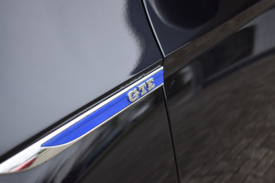 Volkswagen Passat Variant 1.4 TSI PHEV GTE Business Automaat / Pano schuifdak /  Trekhaak / Keyless / Navi / PDC + Camera