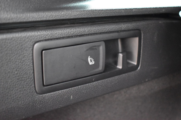 Volkswagen Passat Variant 1.4 TSI PHEV GTE Business Automaat / Pano schuifdak /  Trekhaak / Keyless / Navi / PDC + Camera