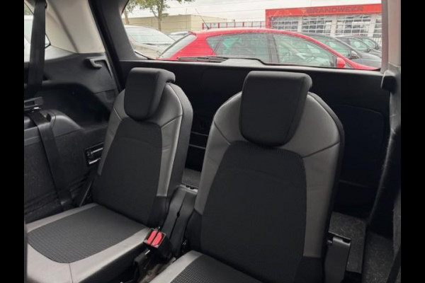 Citroën Grand C4 Picasso 1.2 Business - 7 personen - Massage Citroën Grand C4 Picasso 1.2 Business - 7 personen - Massage