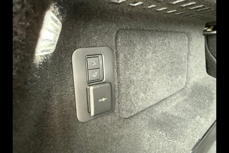 Land Rover Range Rover Evoque 1.5 P300 PHEV AWD Dynamic HSE - Leder - Panoramadak - Blackpack - Navi Land Rover Range Rover Evoque 1.5 P300 PHEV AWD Dynamic HSE - Leder - Panoramadak - Blackpack - Navi