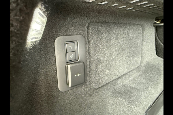 Land Rover Range Rover Evoque 1.5 P300 PHEV AWD Dynamic HSE - Leder - Panoramadak - Blackpack - Navi Land Rover Range Rover Evoque 1.5 P300 PHEV AWD Dynamic HSE - Leder - Panoramadak - Blackpack - Navi