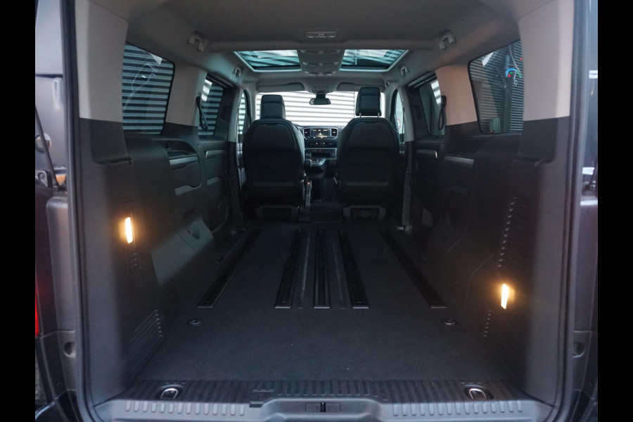 Opel Zafira-e Life 75 kWh 6-persoons VIP uitvoering, voorzien van alle opties Opel Zafira-e Life 75 kWh 6-persoons VIP uitvoering, voorzien van alle opties