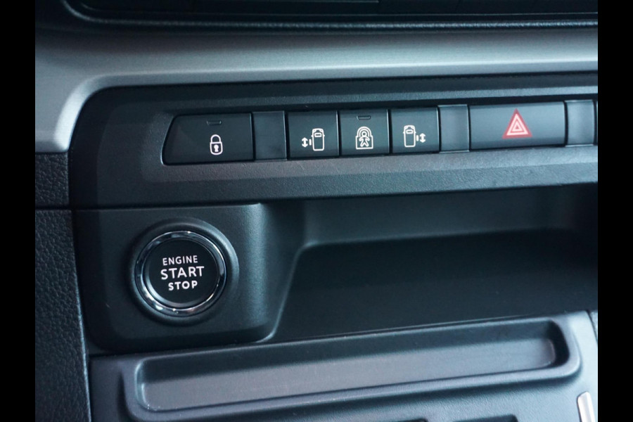 Opel Zafira-e Life 75 kWh 6-persoons VIP uitvoering, voorzien van alle opties Opel Zafira-e Life 75 kWh 6-persoons VIP uitvoering, voorzien van alle opties