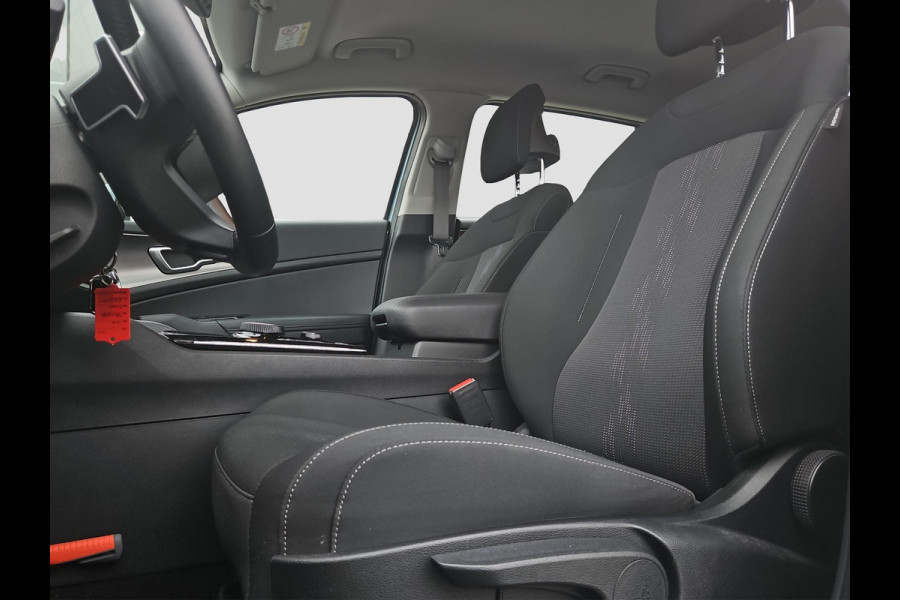 Kia Sportage 1.6 T-GDi Plug-in Hybrid AWD DynamicLine | Navi | Carplay/Android Auto | Adapt. Cruise | Mooie 19-inch LMV | Sensoren Voor- En Achter | Kia Sportage 1.6 T-GDi Plug-in Hybrid AWD DynamicLine | Navi | Carplay/Android Auto | Adapt. Cruise | Mooie 19-inch LMV | Sensoren Voor- En Achter |