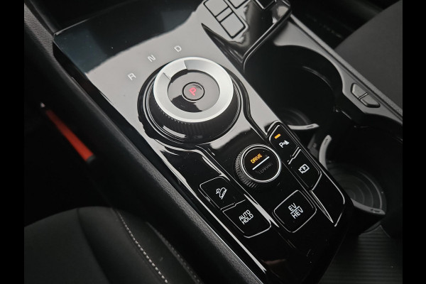 Kia Sportage 1.6 T-GDi Plug-in Hybrid AWD DynamicLine | Navi | Carplay/Android Auto | Adapt. Cruise | Mooie 19-inch LMV | Sensoren Voor- En Achter | Kia Sportage 1.6 T-GDi Plug-in Hybrid AWD DynamicLine | Navi | Carplay/Android Auto | Adapt. Cruise | Mooie 19-inch LMV | Sensoren Voor- En Achter |