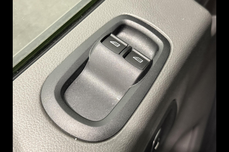 Ford Transit 310 2.0 TDCI L2H2 Trend Automaat Navigatie DAB PDC Airco Camera Carplay