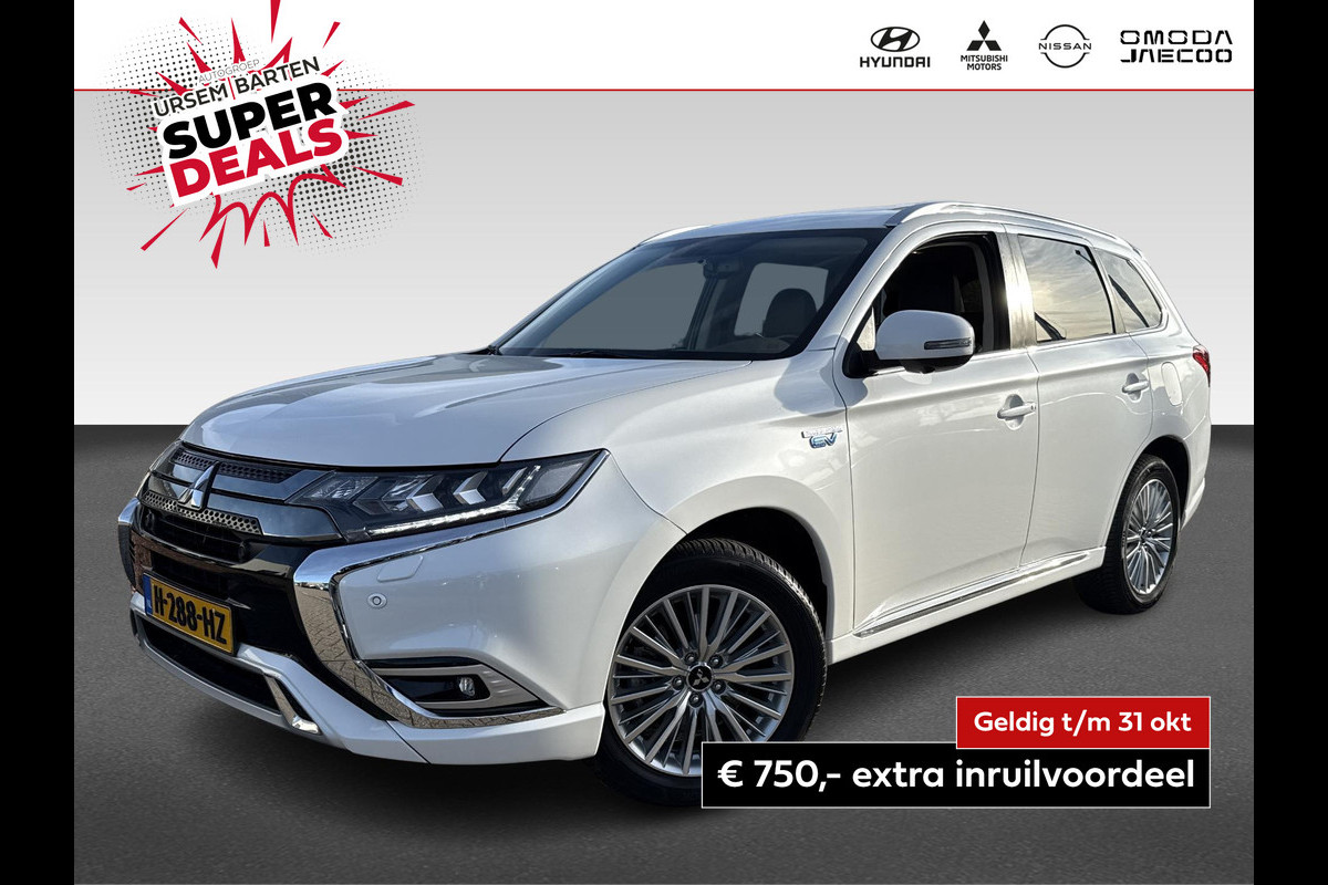 Mitsubishi Outlander 2.4 PHEV Intense+ schuifdak | trekhaak Mitsubishi Outlander 2.4 PHEV Intense+ schuifdak | trekhaak
