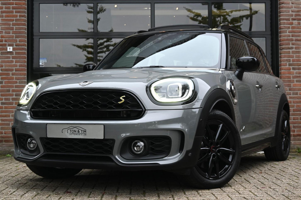 MINI Countryman 2.0 Cooper S E ALL4 BLACK JCW John Works Pano Leder A.Cruise '20 MINI Countryman 2.0 Cooper S E ALL4 BLACK JCW John Works Pano Leder A.Cruise '20