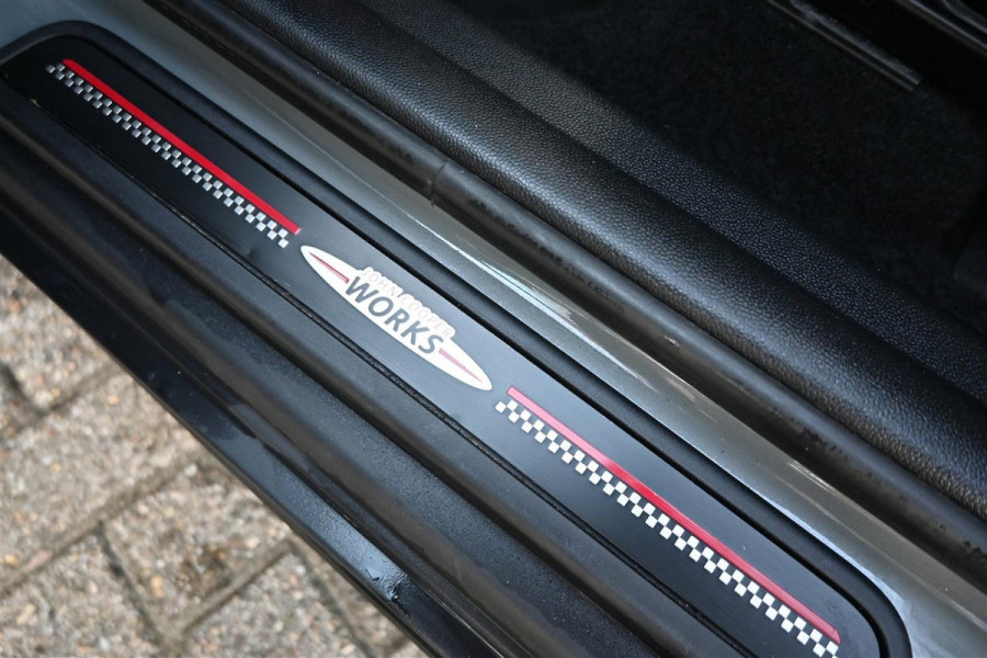 MINI Countryman 2.0 Cooper S E ALL4 BLACK JCW John Works Pano Leder A.Cruise '20