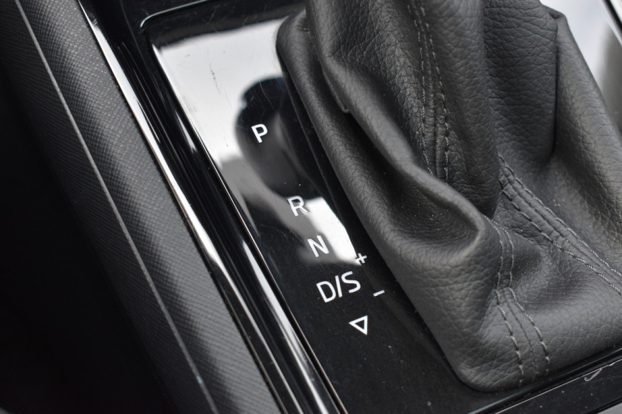 Škoda SCALA 1.0 TSI Business Edition Automaat / Panoramadak / Parkeerhulp / Virtual Cockpit / LED/ Climate Control Škoda SCALA 1.0 TSI Business Edition Automaat / Panoramadak / Parkeerhulp / Virtual Cockpit / LED/ Climate Control