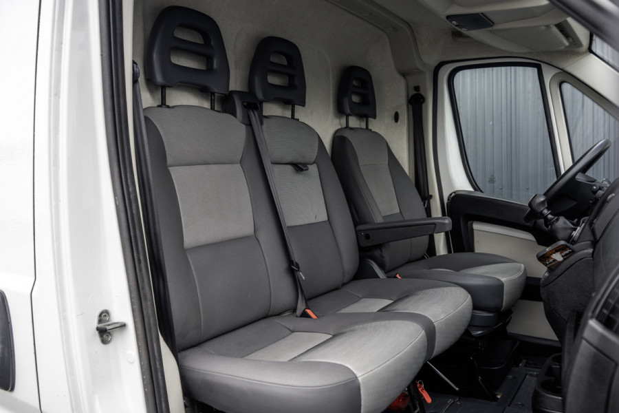 Peugeot Boxer BlueHDI L3H3 | 160PK | Camera | Navigatie | Cruise | Airco | 3T Trekgewicht | PDC | Euro 6