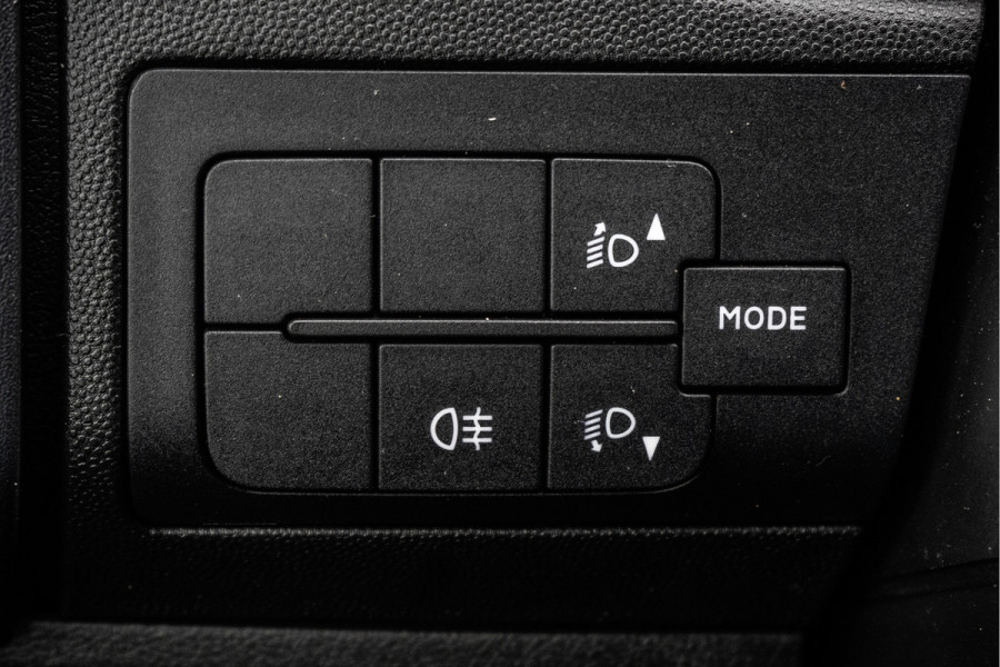 Peugeot Boxer BlueHDI L3H3 | 160PK | Camera | Navigatie | Cruise | Airco | 3T Trekgewicht | PDC | Euro 6