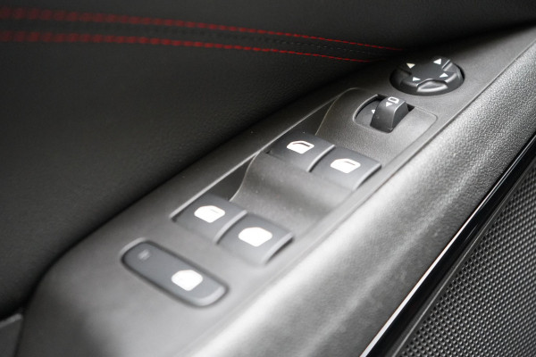 Opel Crossland 1.2 Turbo Level 4 Automaat | Sportstoelen | Trekhaak | Navigatie | 360 camera | Climate control | Cruise control