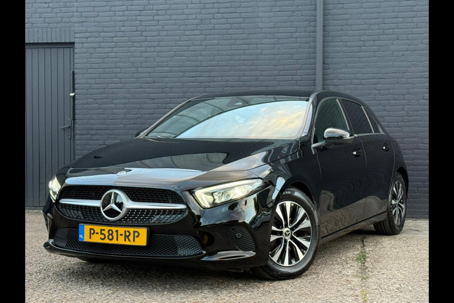 Mercedes-Benz A-Klasse 180 Business Solution AMG | STOEL VERW | CAMERA | CARPLAY | MULTI STUUR | NWE APK Mercedes-Benz A-Klasse 180 Business Solution AMG | STOEL VERW | CAMERA | CARPLAY | MULTI STUUR | NWE APK