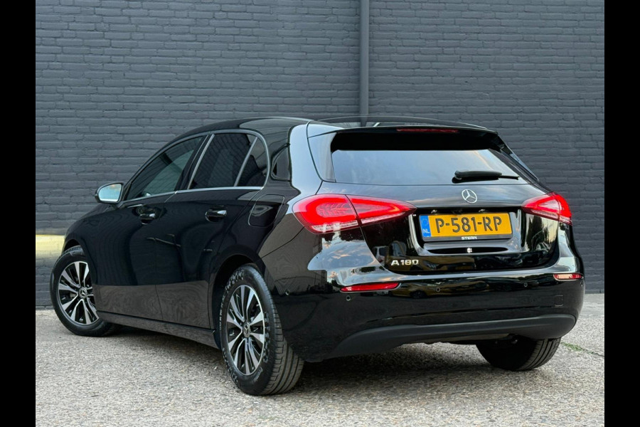 Mercedes-Benz A-Klasse 180 Business Solution AMG | STOEL VERW | CAMERA | CARPLAY | MULTI STUUR | NWE APK Mercedes-Benz A-Klasse 180 Business Solution AMG | STOEL VERW | CAMERA | CARPLAY | MULTI STUUR | NWE APK