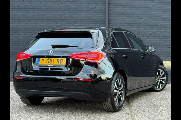Mercedes-Benz A-Klasse 180 Business Solution AMG | STOEL VERW | CAMERA | CARPLAY | MULTI STUUR | NWE APK Mercedes-Benz A-Klasse 180 Business Solution AMG | STOEL VERW | CAMERA | CARPLAY | MULTI STUUR | NWE APK