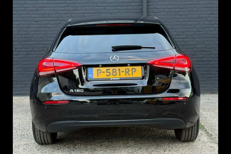 Mercedes-Benz A-Klasse 180 Business Solution AMG | STOEL VERW | CAMERA | CARPLAY | MULTI STUUR | NWE APK Mercedes-Benz A-Klasse 180 Business Solution AMG | STOEL VERW | CAMERA | CARPLAY | MULTI STUUR | NWE APK