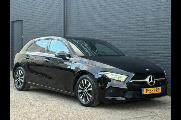 Mercedes-Benz A-Klasse 180 Business Solution AMG | STOEL VERW | CAMERA | CARPLAY | MULTI STUUR | NWE APK Mercedes-Benz A-Klasse 180 Business Solution AMG | STOEL VERW | CAMERA | CARPLAY | MULTI STUUR | NWE APK