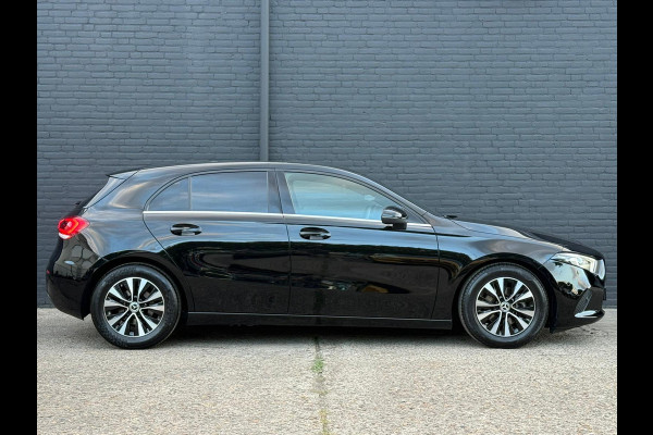 Mercedes-Benz A-Klasse 180 Business Solution AMG | STOEL VERW | CAMERA | CARPLAY | MULTI STUUR | NWE APK Mercedes-Benz A-Klasse 180 Business Solution AMG | STOEL VERW | CAMERA | CARPLAY | MULTI STUUR | NWE APK