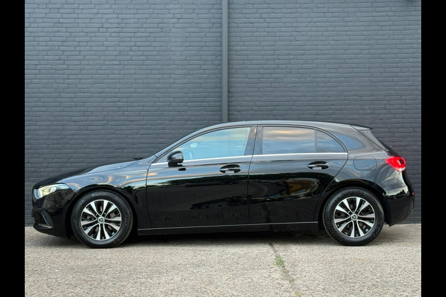 Mercedes-Benz A-Klasse 180 Business Solution AMG | STOEL VERW | CAMERA | CARPLAY | MULTI STUUR | NWE APK Mercedes-Benz A-Klasse 180 Business Solution AMG | STOEL VERW | CAMERA | CARPLAY | MULTI STUUR | NWE APK