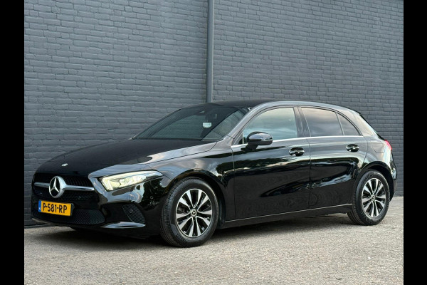 Mercedes-Benz A-Klasse 180 Business Solution AMG | STOEL VERW | CAMERA | CARPLAY | MULTI STUUR | NWE APK Mercedes-Benz A-Klasse 180 Business Solution AMG | STOEL VERW | CAMERA | CARPLAY | MULTI STUUR | NWE APK