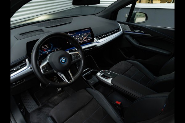 BMW 2 Serie Active Tourer 230e xDrive - Pano - Trekhaak - Memoryzetel - Driving + Parking Ass Prof BMW 2 Serie Active Tourer 230e xDrive - Pano - Trekhaak - Memoryzetel - Driving + Parking Ass Prof
