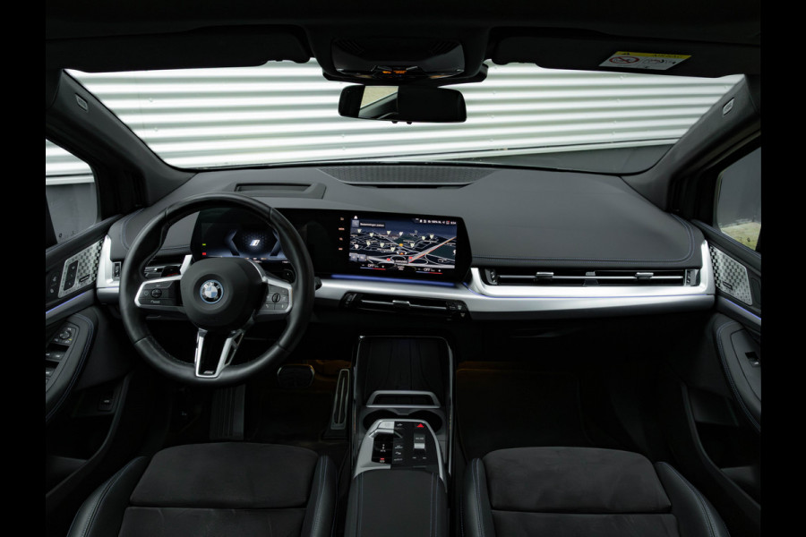 BMW 2 Serie Active Tourer 230e xDrive - Pano - Trekhaak - Memoryzetel - Driving + Parking Ass Prof BMW 2 Serie Active Tourer 230e xDrive - Pano - Trekhaak - Memoryzetel - Driving + Parking Ass Prof