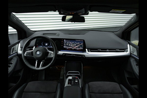 BMW 2 Serie Active Tourer 230e xDrive - Pano - Trekhaak - Memoryzetel - Driving + Parking Ass Prof BMW 2 Serie Active Tourer 230e xDrive - Pano - Trekhaak - Memoryzetel - Driving + Parking Ass Prof