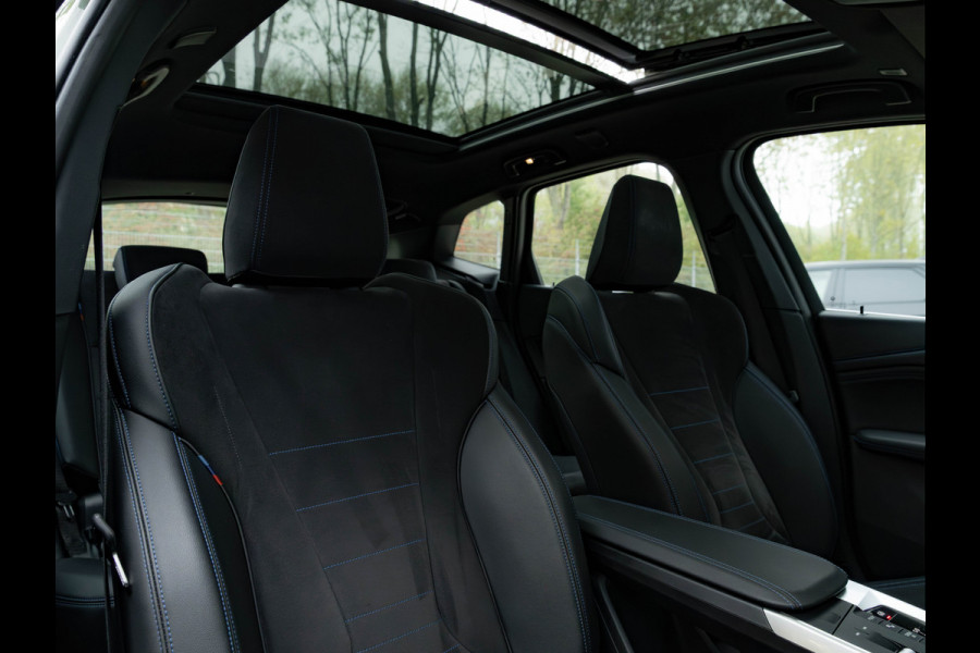 BMW 2 Serie Active Tourer 230e xDrive - Pano - Trekhaak - Memoryzetel - Driving + Parking Ass Prof BMW 2 Serie Active Tourer 230e xDrive - Pano - Trekhaak - Memoryzetel - Driving + Parking Ass Prof
