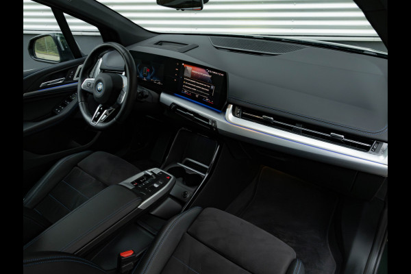 BMW 2 Serie Active Tourer 230e xDrive - Pano - Trekhaak - Memoryzetel - Driving + Parking Ass Prof BMW 2 Serie Active Tourer 230e xDrive - Pano - Trekhaak - Memoryzetel - Driving + Parking Ass Prof