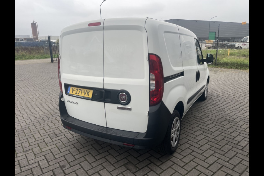 Fiat Doblò 1.6 MJ 105PK airco | navigatie | 3-zits Fiat Doblò 1.6 MJ 105PK airco | navigatie | 3-zits