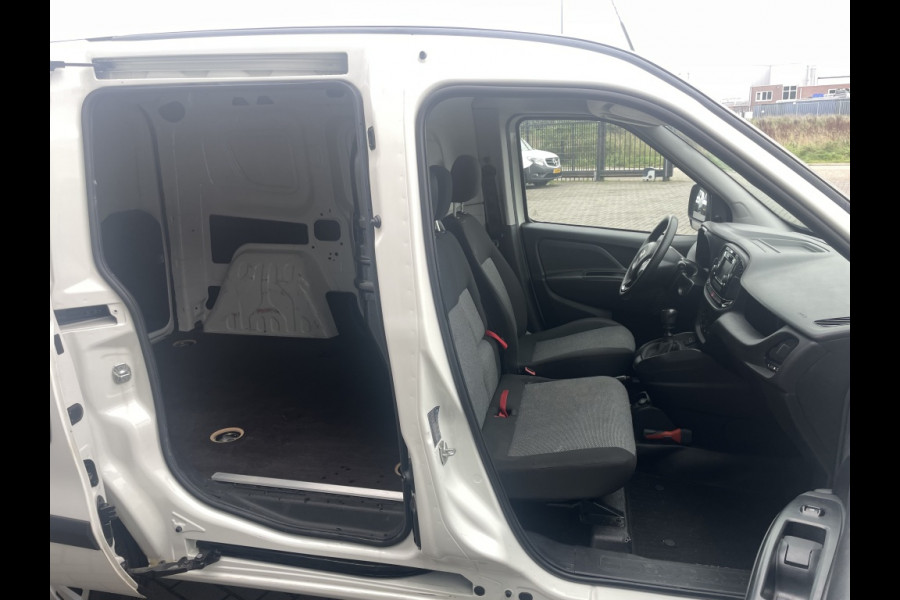 Fiat Doblò 1.6 MJ 105PK airco | navigatie | 3-zits Fiat Doblò 1.6 MJ 105PK airco | navigatie | 3-zits