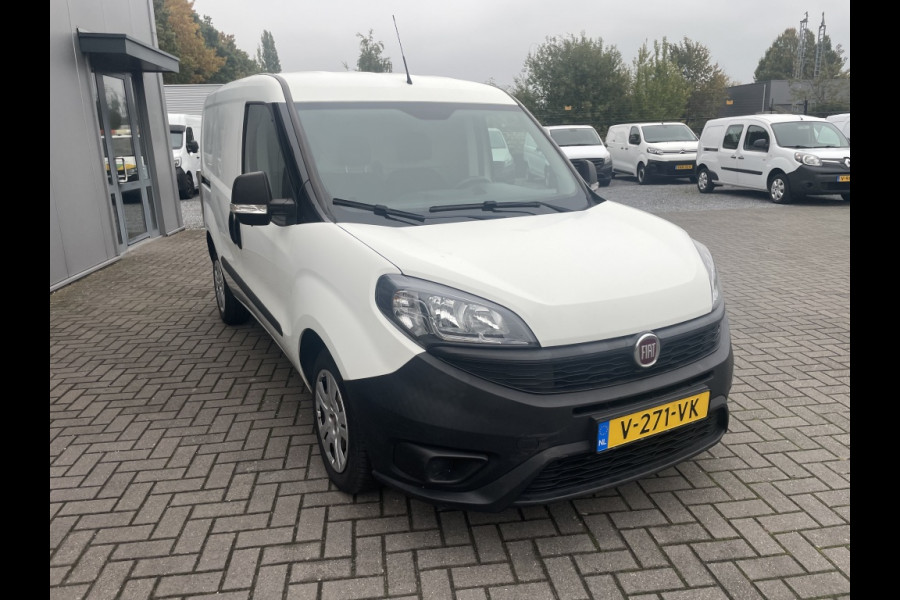 Fiat Doblò 1.6 MJ 105PK airco | navigatie | 3-zits Fiat Doblò 1.6 MJ 105PK airco | navigatie | 3-zits