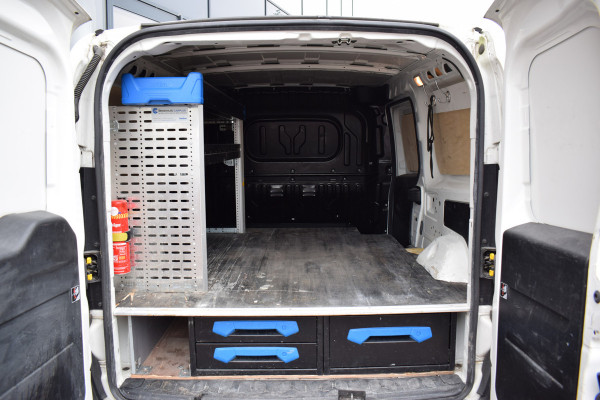 Opel Combo 1.3 CDTi L2H1 Edition | Sortimo Inrichting | Trekhaak | Airco | Cruise Opel Combo 1.3 CDTi L2H1 Edition | Sortimo Inrichting | Trekhaak | Airco | Cruise