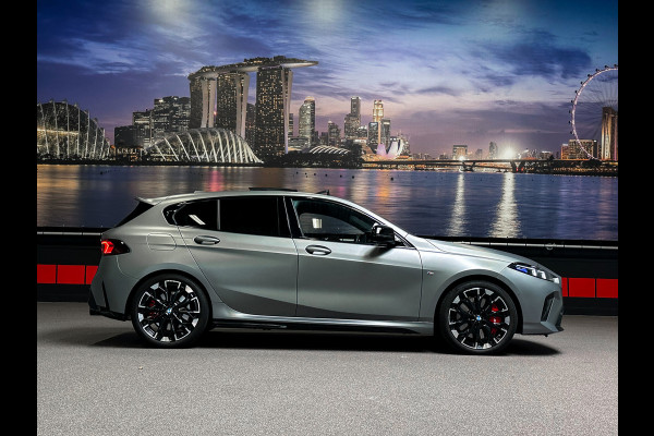 BMW 1-serie M135 xDrive Frozen|H/K|360|HUD|Panorama