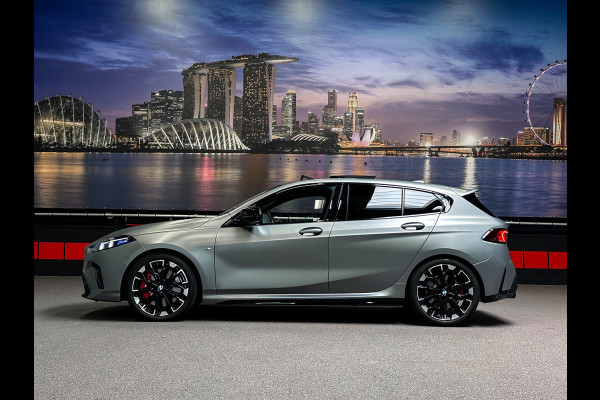 BMW 1-serie M135 xDrive Frozen|H/K|360|HUD|Panorama